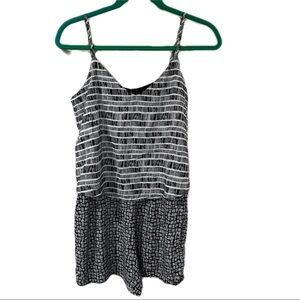 Old Navy XS TP Black 7 White Women's Romper One Piece